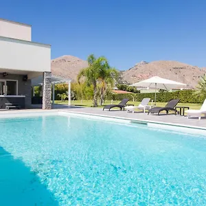 Luxury Spa Villa